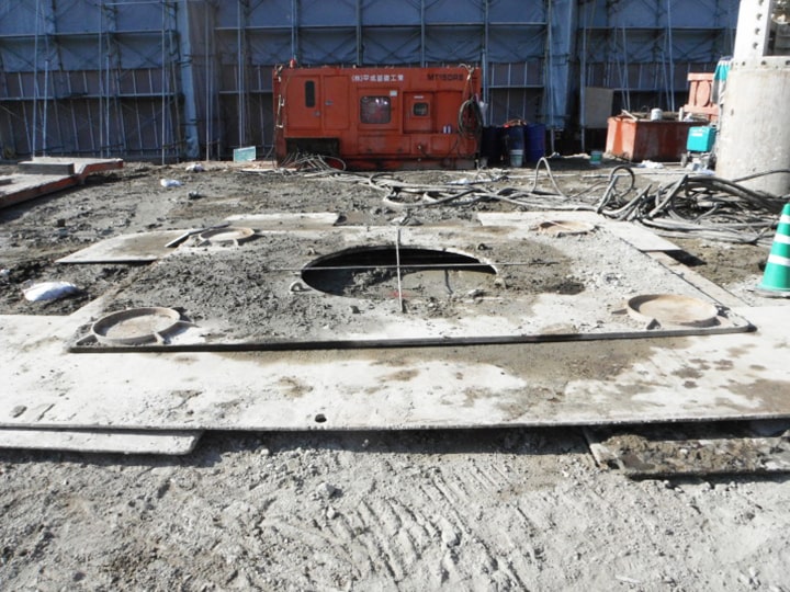 六ッ門8番街地区既存杭・擁壁・建物等解体工事